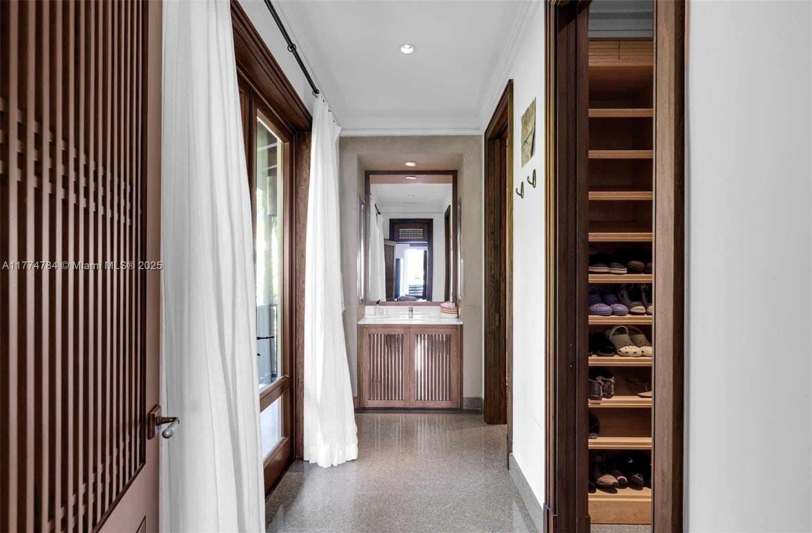 9 Harbor Pt, Key Biscayne FL 33149 — 40