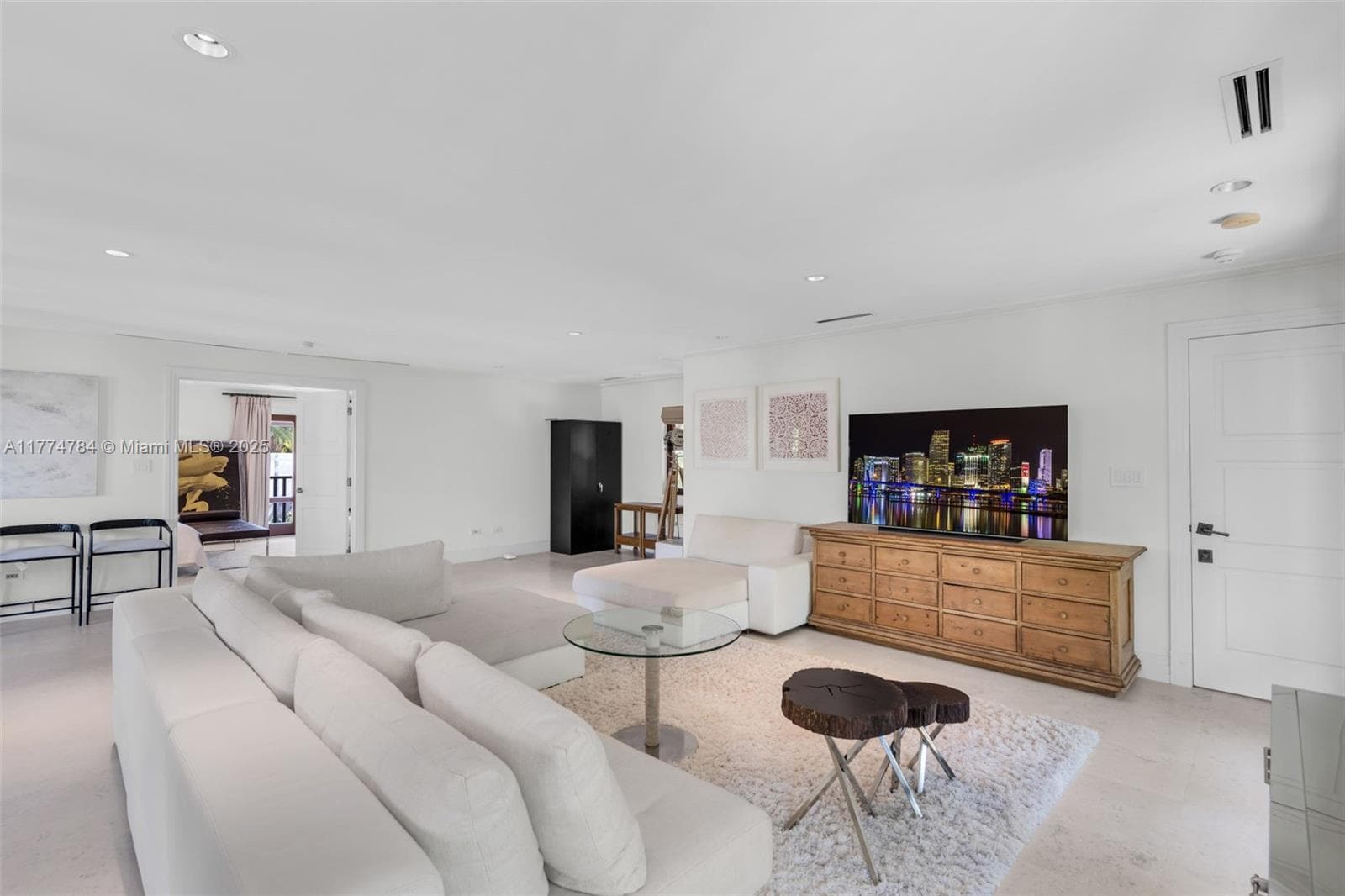 9 Harbor Pt, Key Biscayne FL 33149 — 68