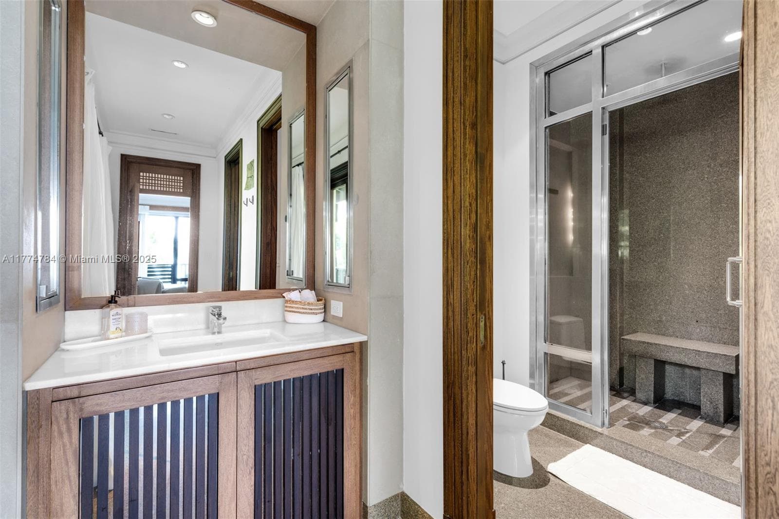 9 Harbor Pt, Key Biscayne FL 33149 — 39