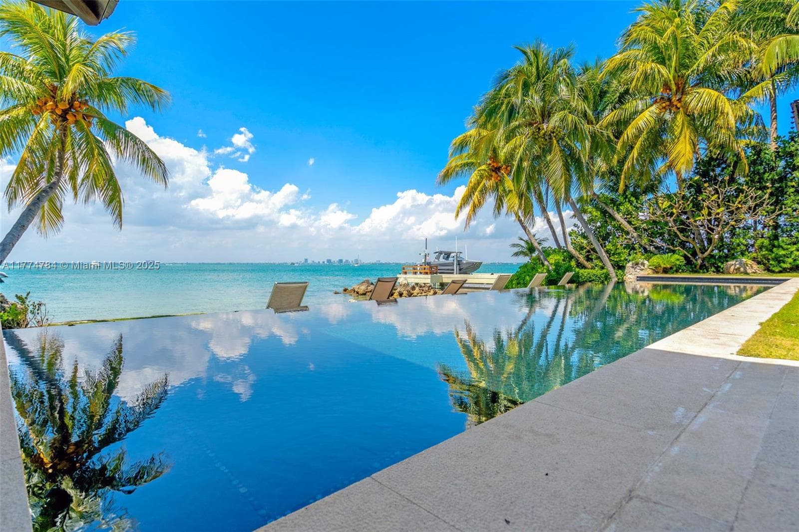 9 Harbor Pt, Key Biscayne FL 33149 — 25