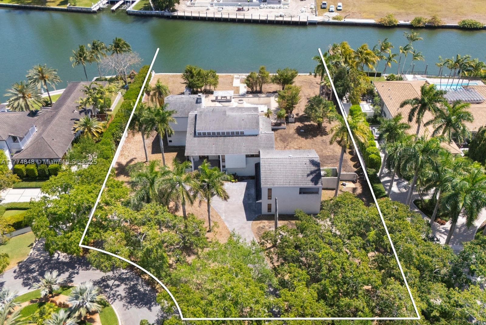 30 Leucadendra Dr, Coral Gables FL 33156 — 7