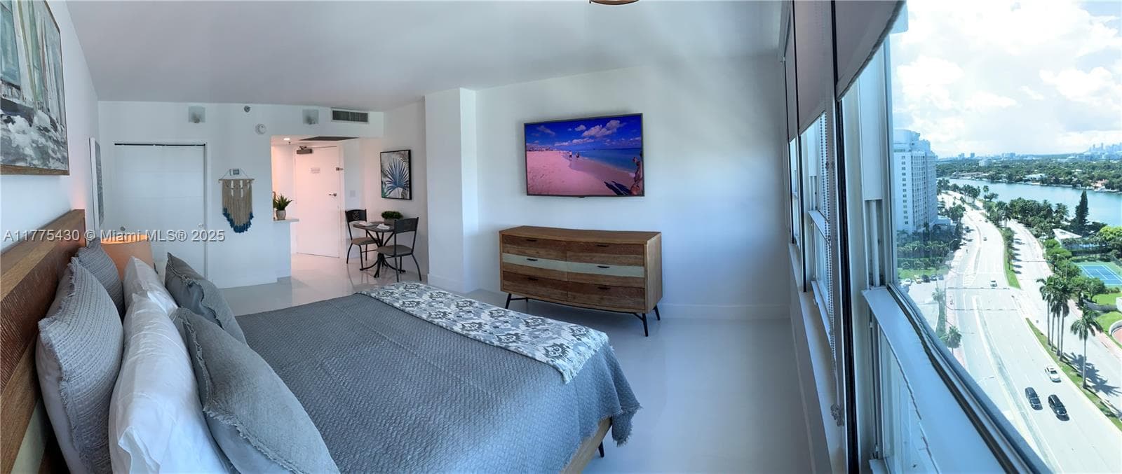 5445 Collins Ave # 1520, Miami Beach FL 33140 — 5