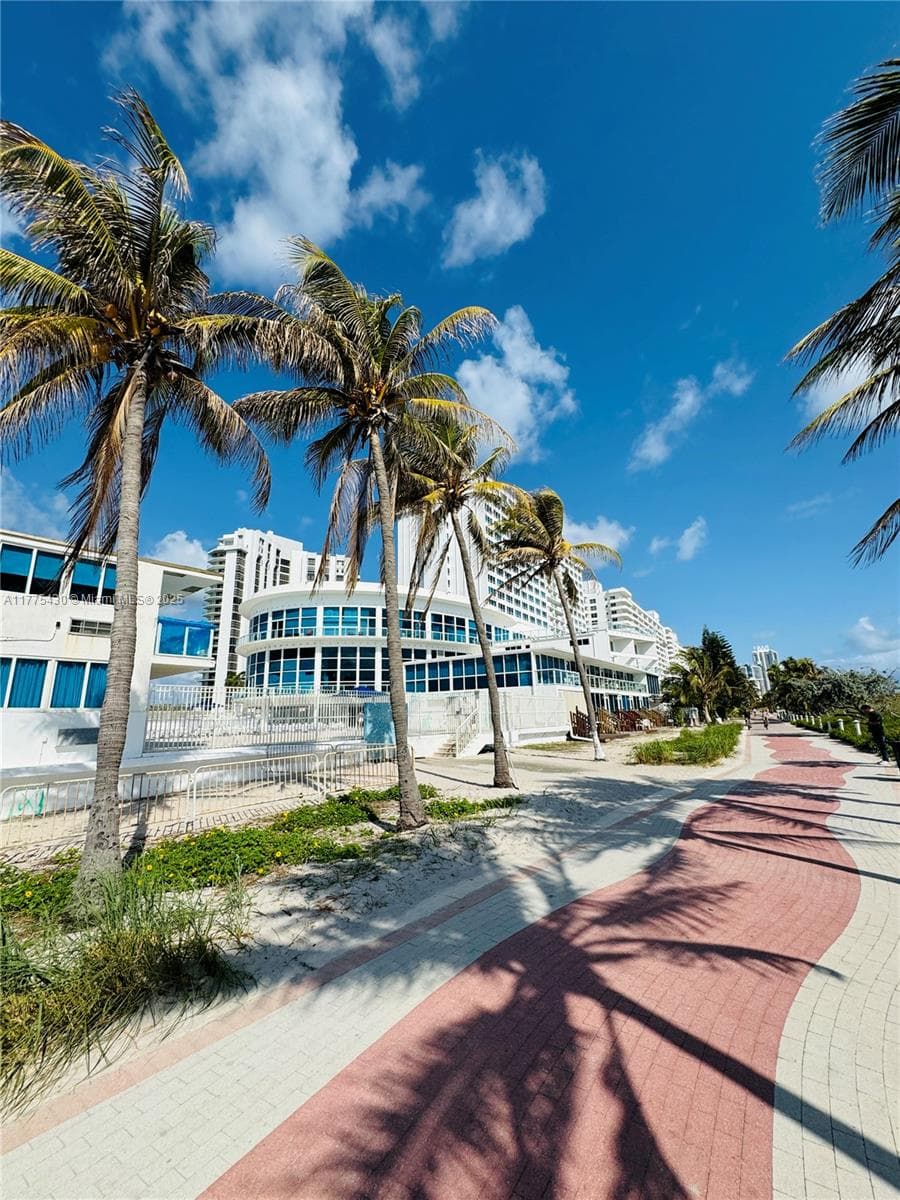 5445 Collins Ave # 1520, Miami Beach FL 33140 — 20