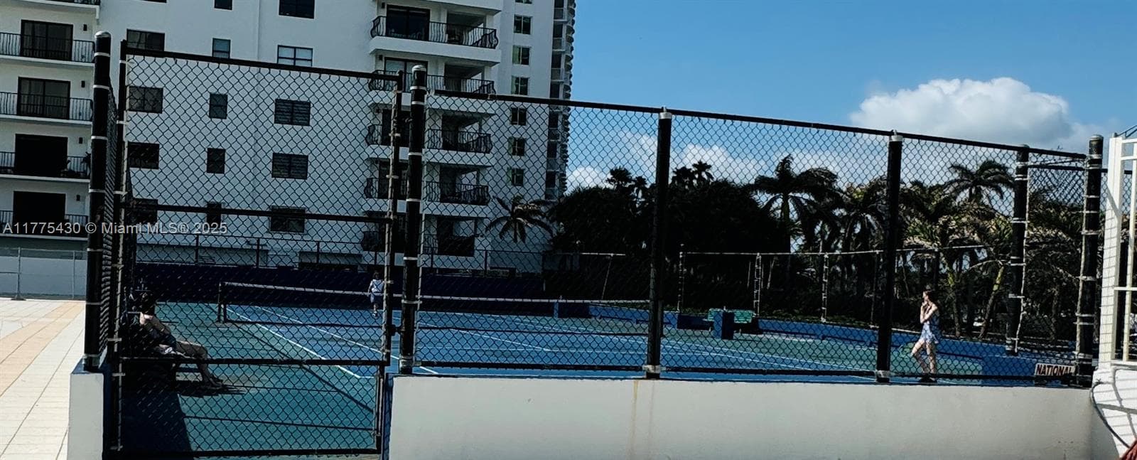5445 Collins Ave # 1520, Miami Beach FL 33140 — 30