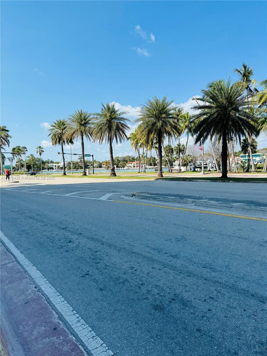 5445 Collins Ave # 1520, Miami Beach FL 33140 — 18