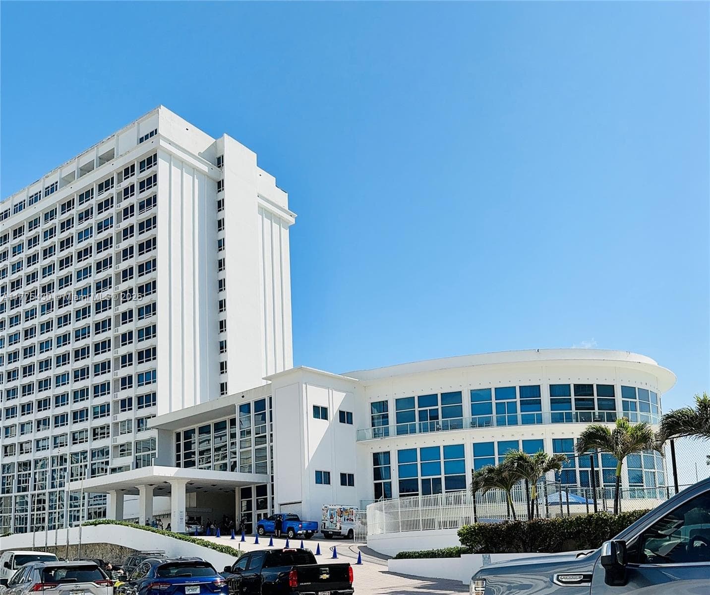5445 Collins Ave # 1520, Miami Beach FL 33140 — 39