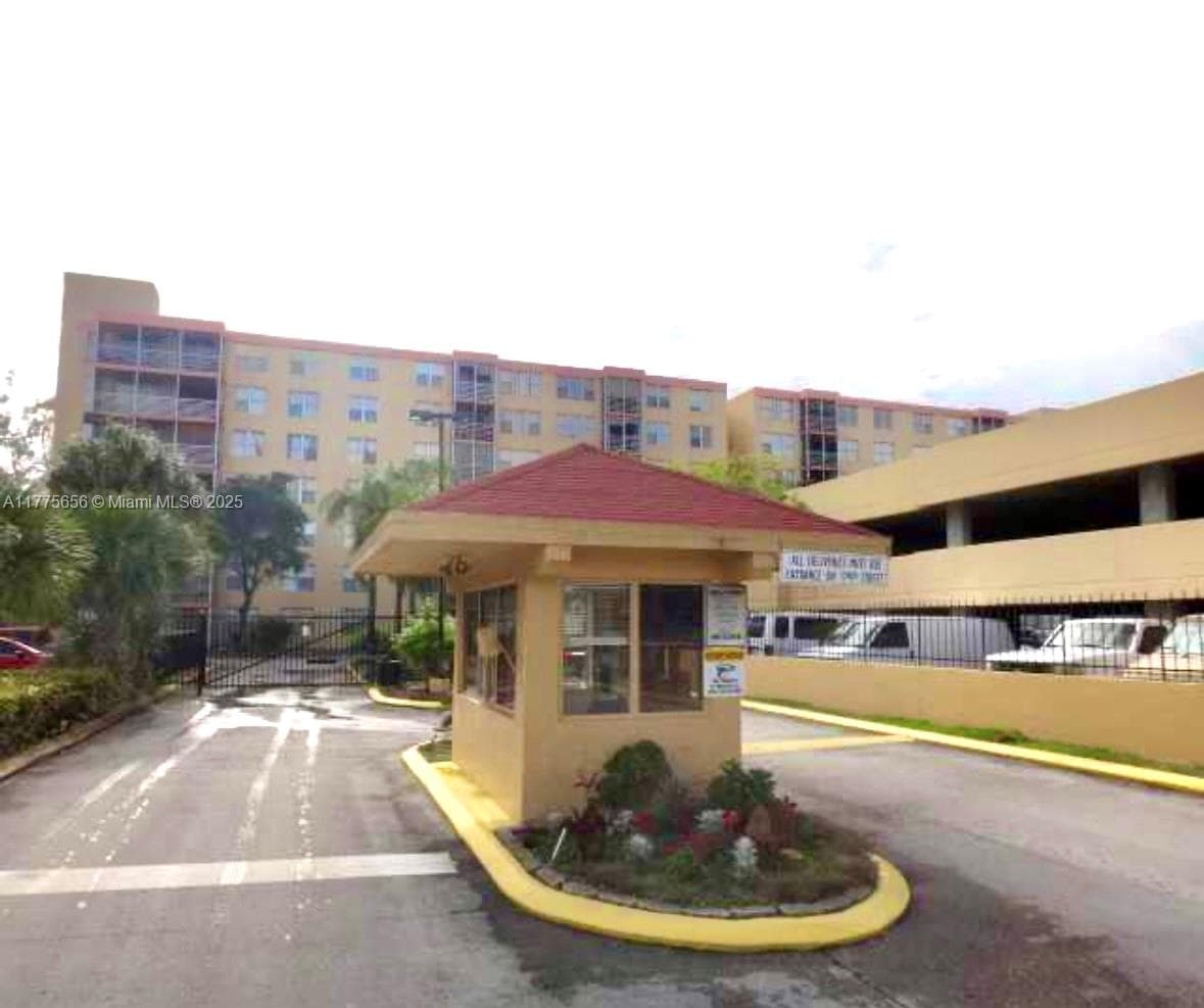 17890 W Dixie Highway # 714, North Miami Beach FL 33160 — 1