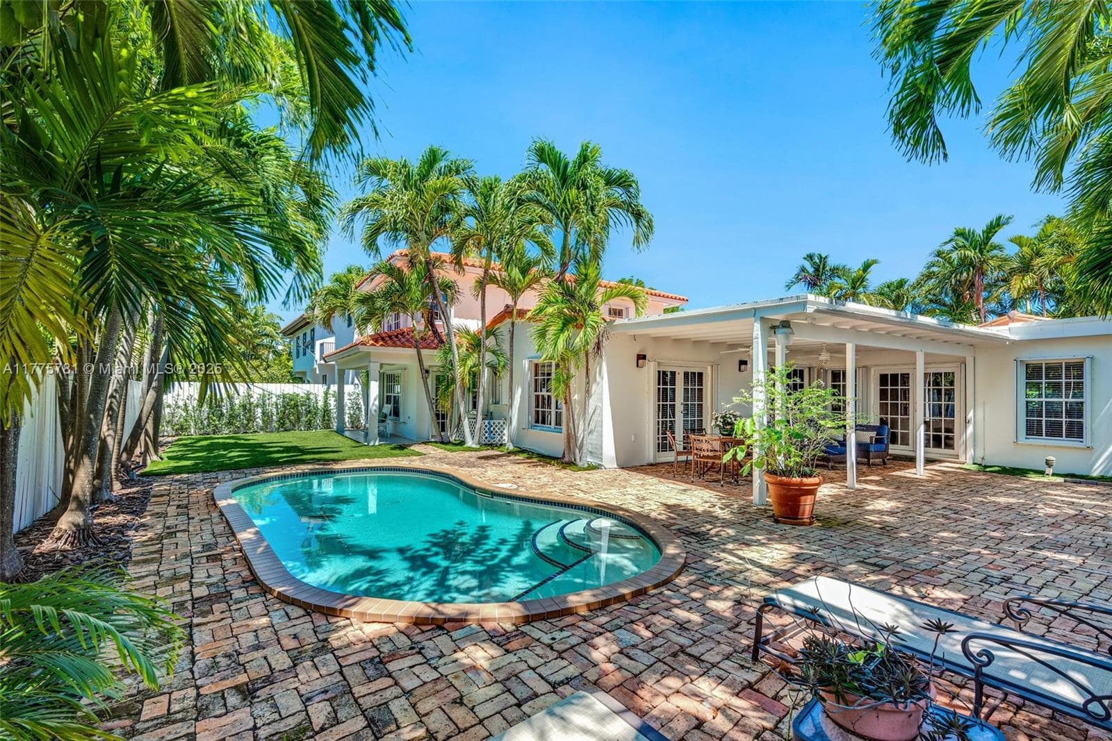 250 Greenwood Drive, Key Biscayne FL 33149 — 2
