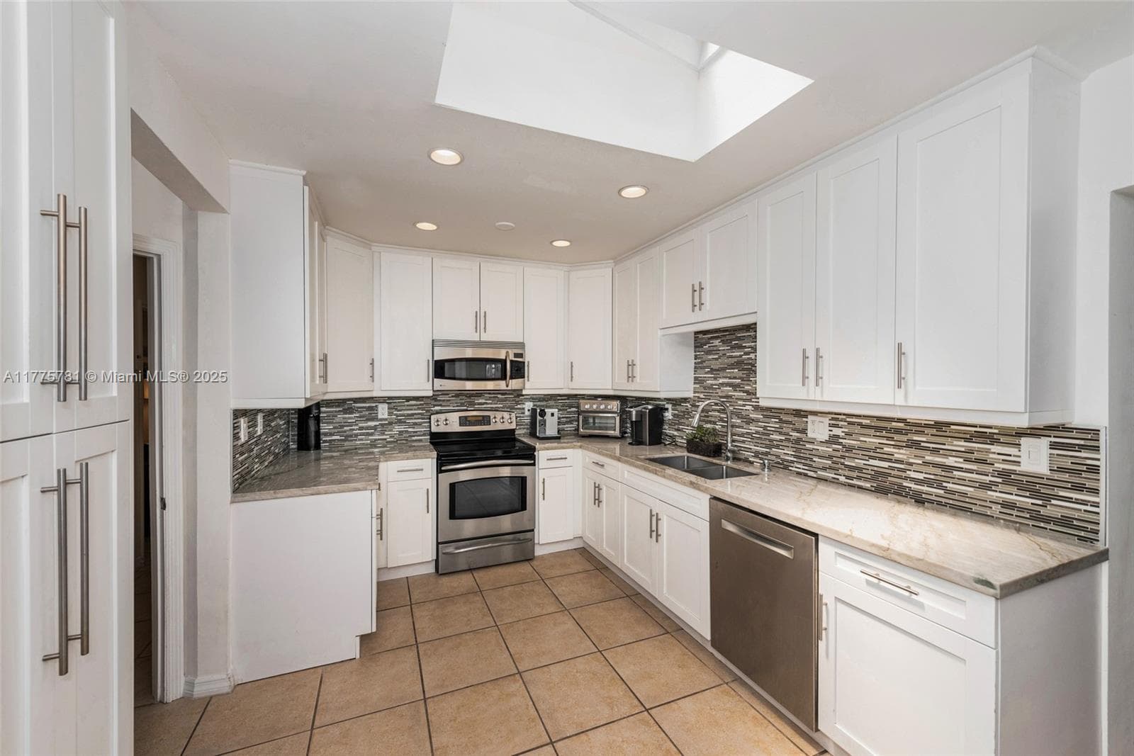 250 Greenwood Drive, Key Biscayne FL 33149 — 7