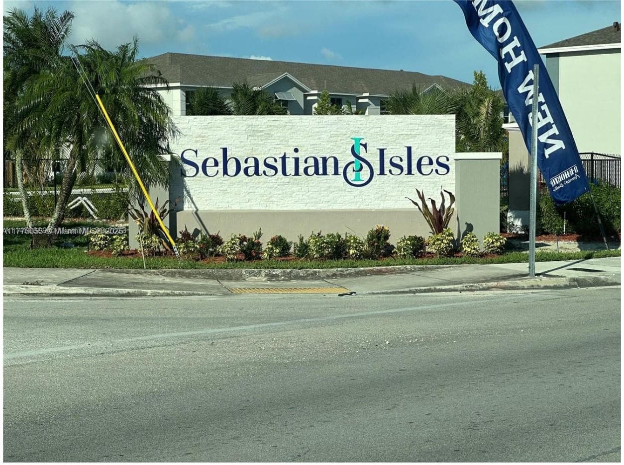 305 NE 1st Dr # 305, Florida City FL 33034 — 2