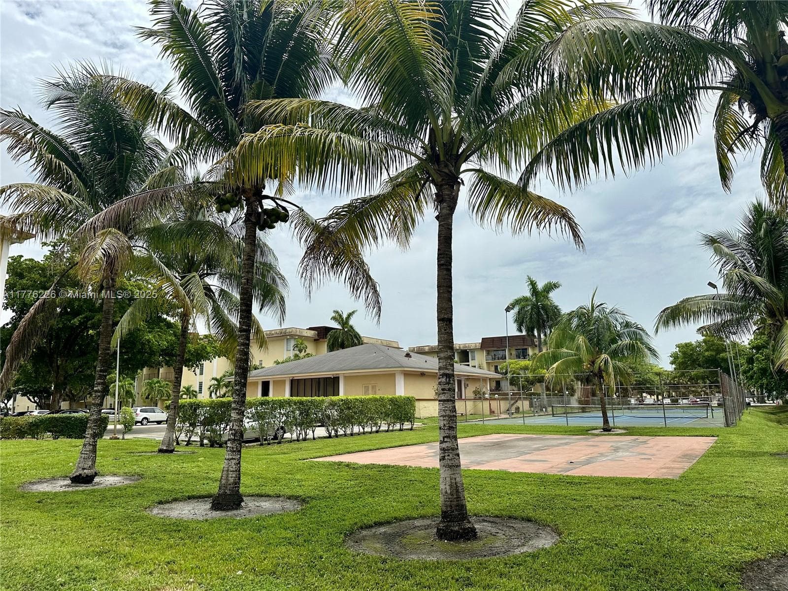 11925 NE 2nd Ave # B406, North Miami FL 33161 — 3