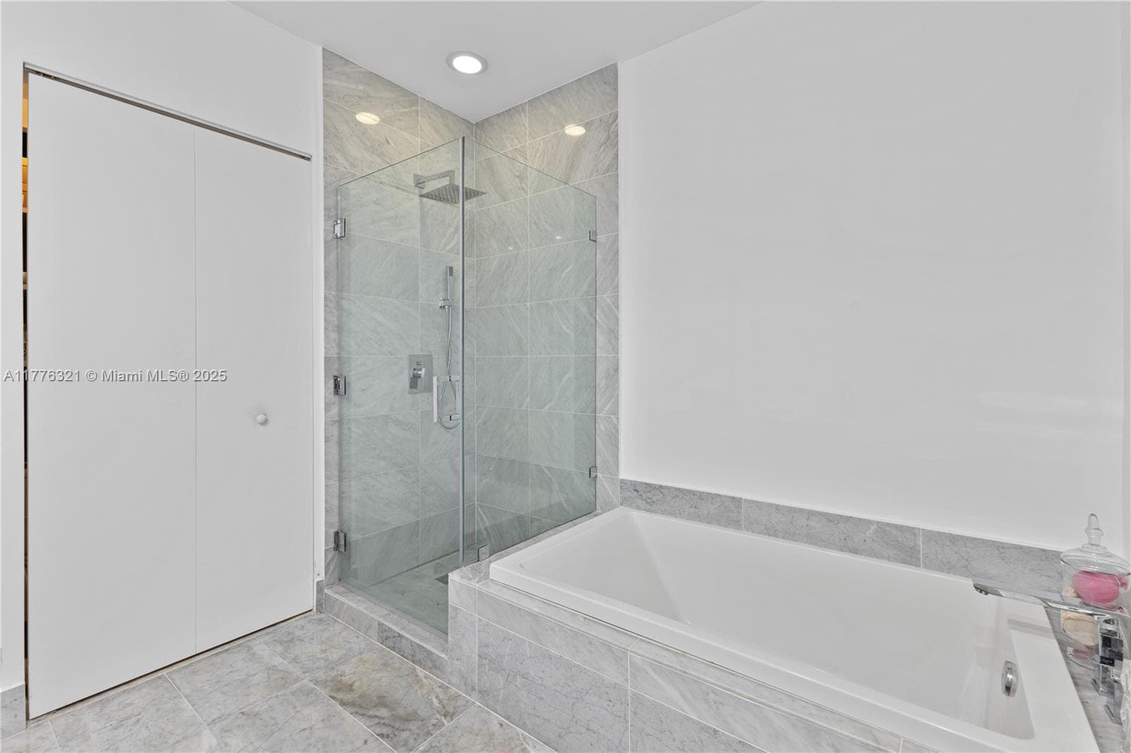 801 S Miami Ave # 5209, Miami FL 33130 — 23