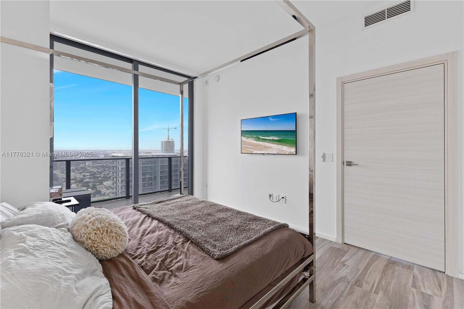 801 S Miami Ave # 5209, Miami FL 33130 — 17