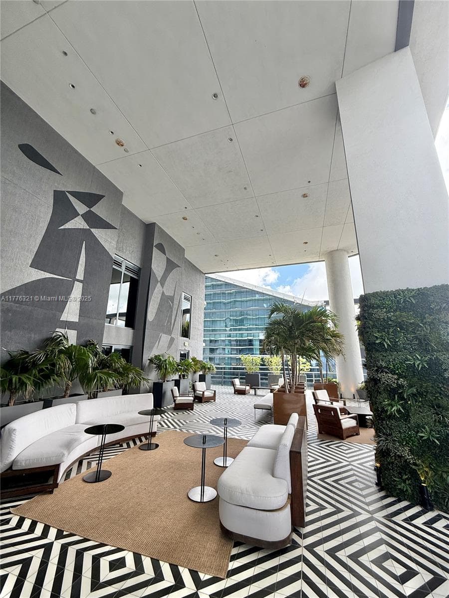 801 S Miami Ave # 5209, Miami FL 33130 — 43