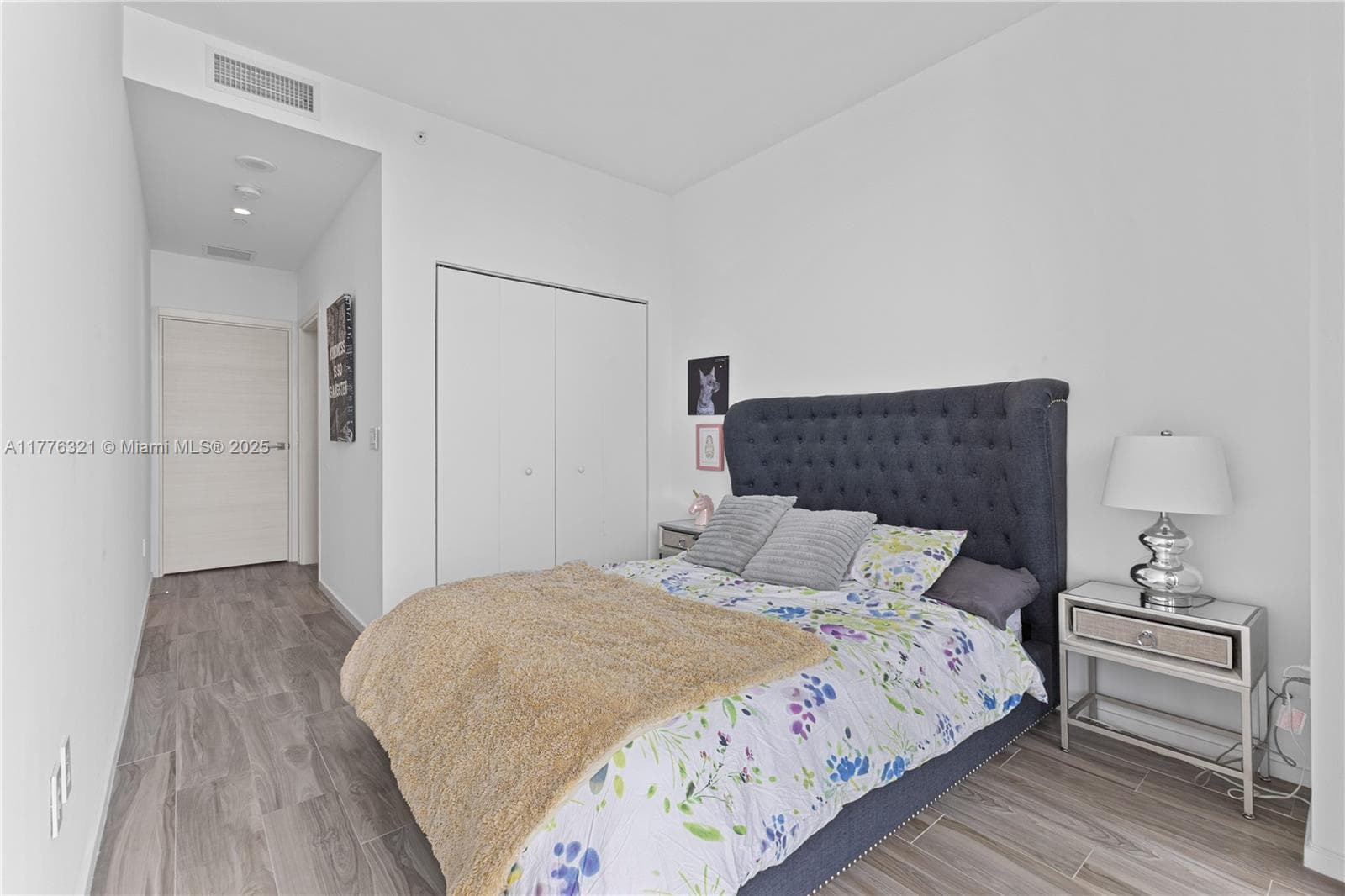 801 S Miami Ave # 5209, Miami FL 33130 — 22
