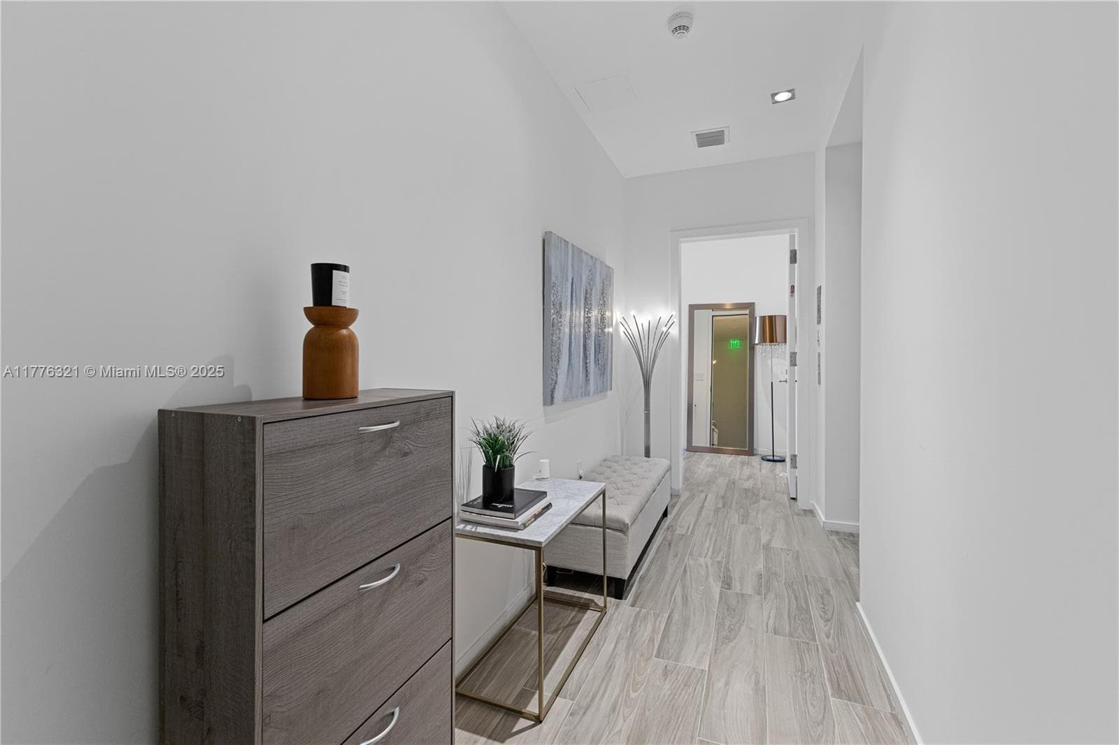 801 S Miami Ave # 5209, Miami FL 33130 — 34