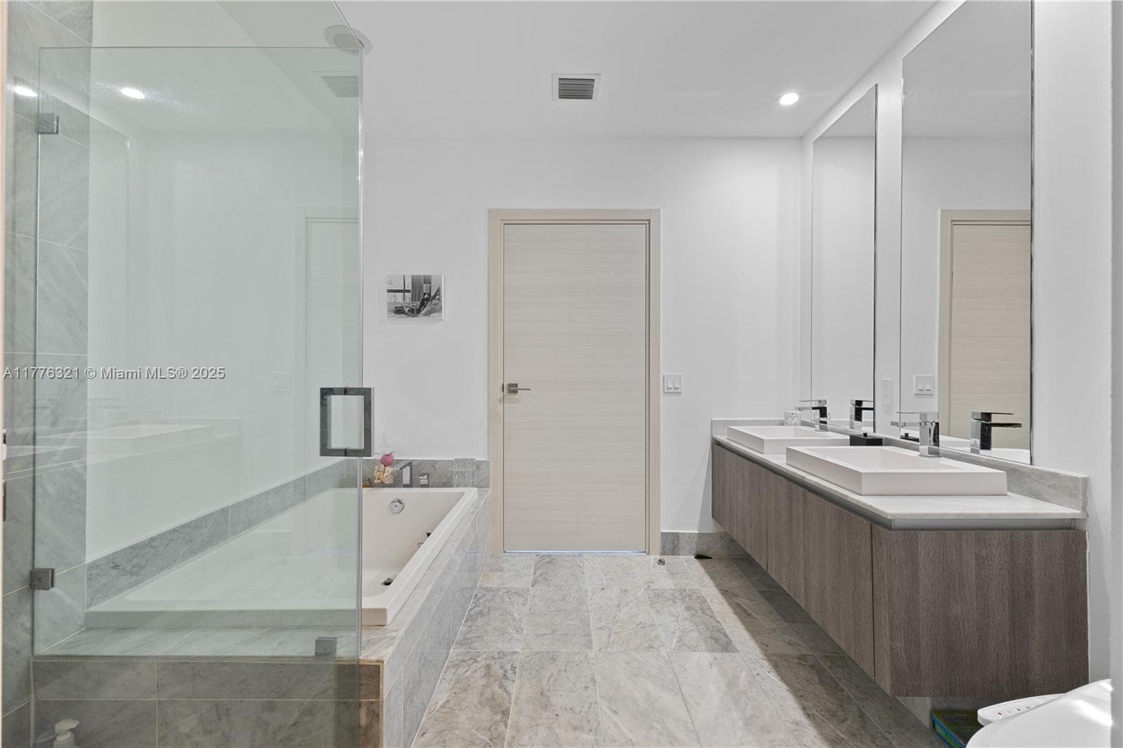 801 S Miami Ave # 5209, Miami FL 33130 — 18