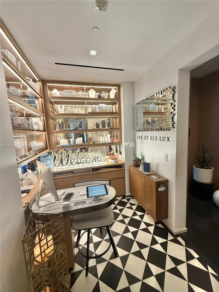 801 S Miami Ave # 5209, Miami FL 33130 — 39