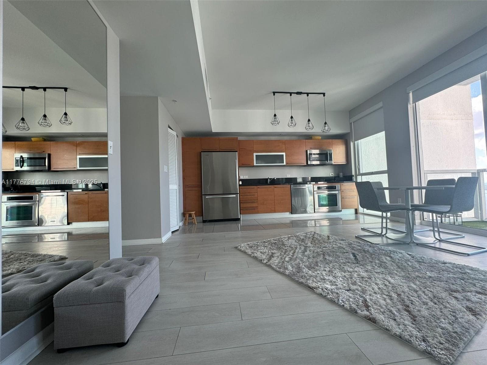 244 Biscayne Blvd # 3905, Miami FL 33132 — 3