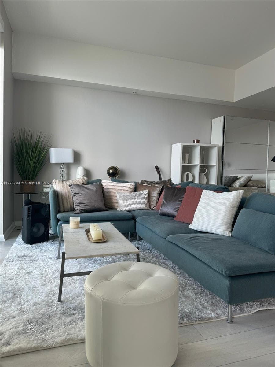 244 Biscayne Blvd # 3905, Miami FL 33132 — 4