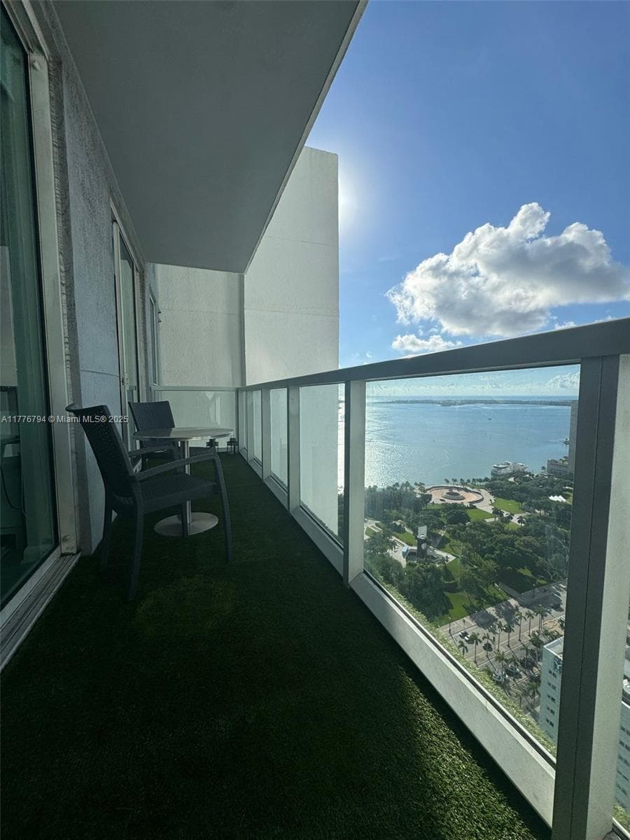 244 Biscayne Blvd # 3905, Miami FL 33132 — 8