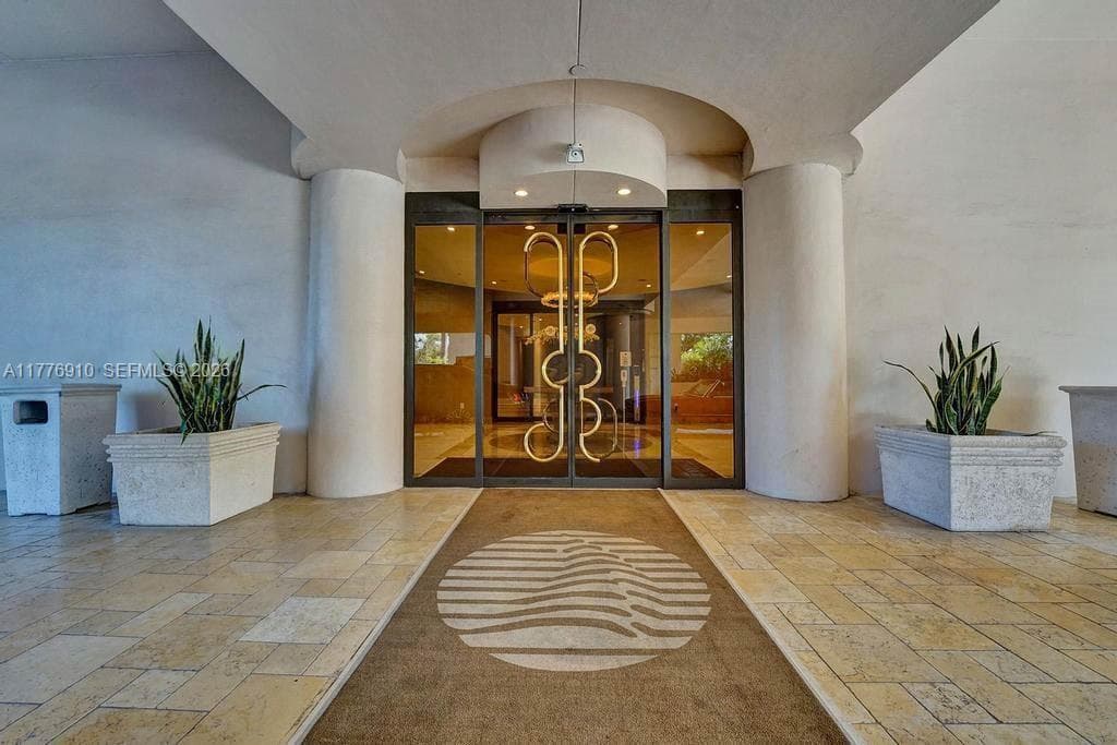 19667 Turnberry Way # 3F, Aventura FL 33180 — 20