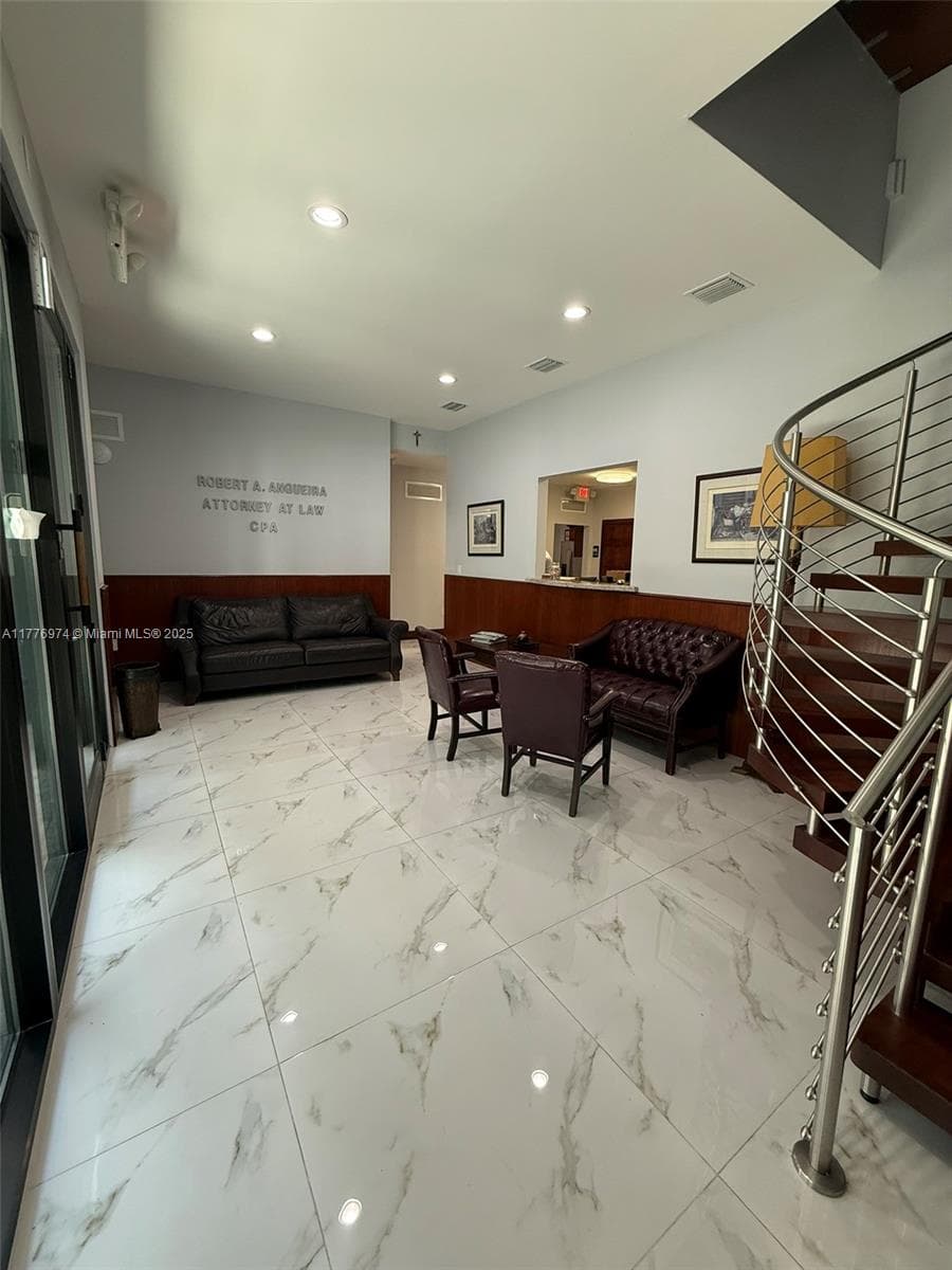 16 SW 1st Ave, Miami FL 33130 — 3