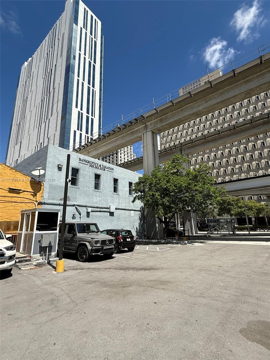 16 SW 1st Ave, Miami FL 33130 — 1