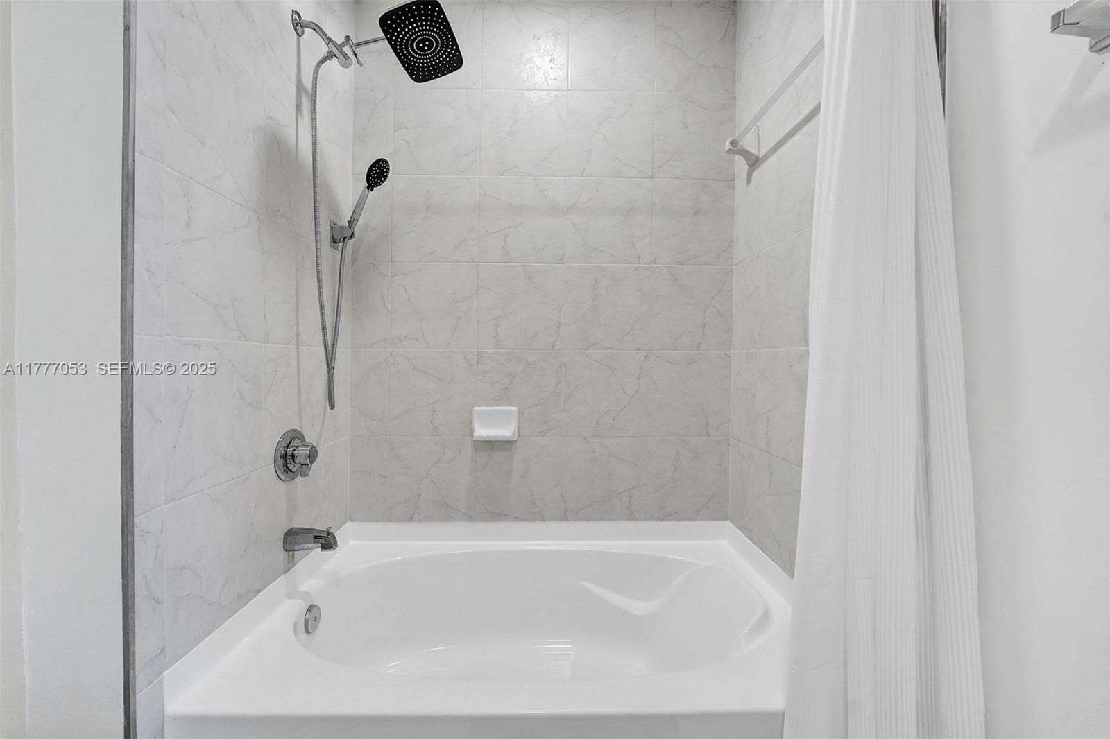 234 NE 3rd St # 2202, Miami FL 33132 — 16