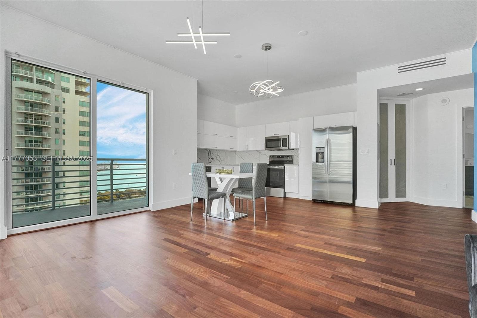 234 NE 3rd St # 2202, Miami FL 33132 — 22