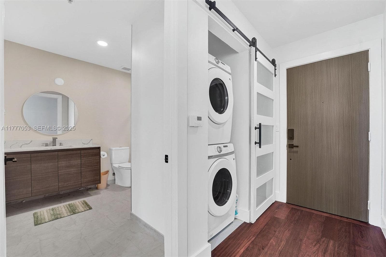 234 NE 3rd St # 2202, Miami FL 33132 — 24