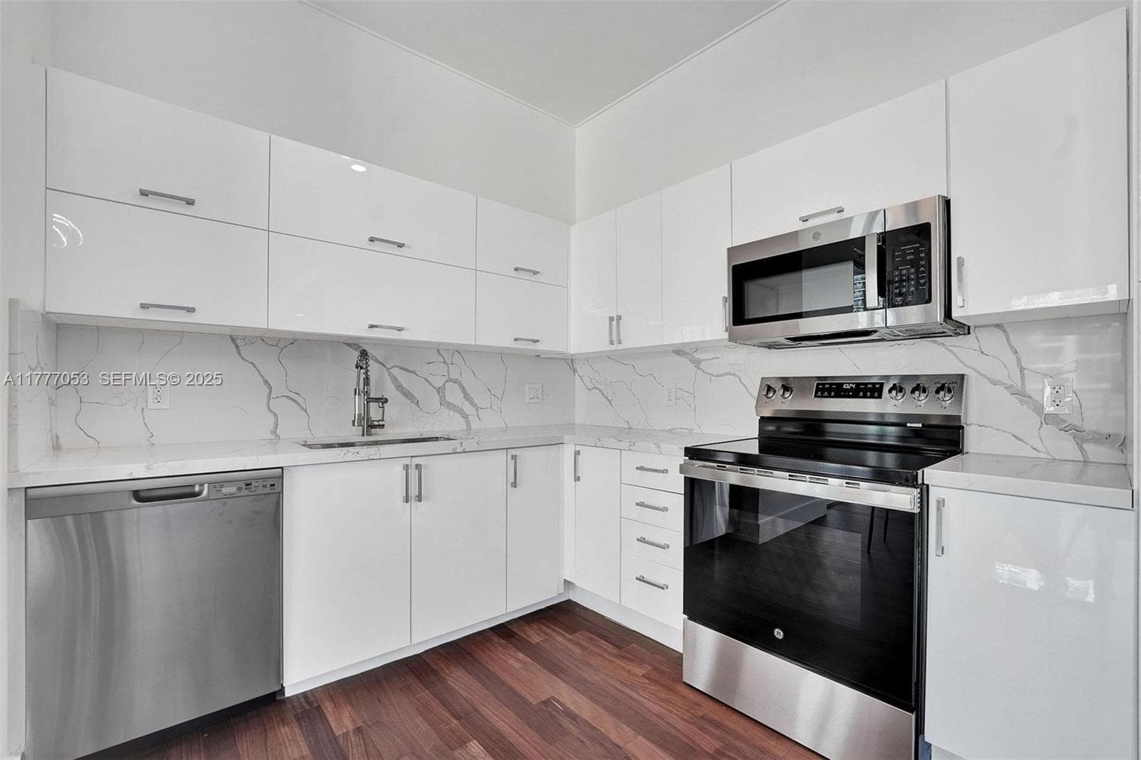234 NE 3rd St # 2202, Miami FL 33132 — 11