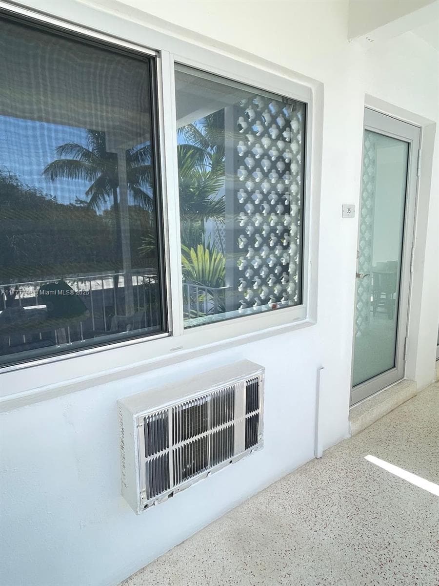 641 Espanola Way # 35, Miami Beach FL 33139 — 16