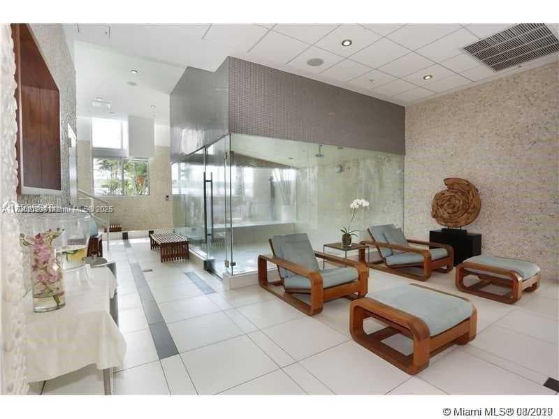 92 SW 3rd St # 4104, Miami FL 33130 — 22