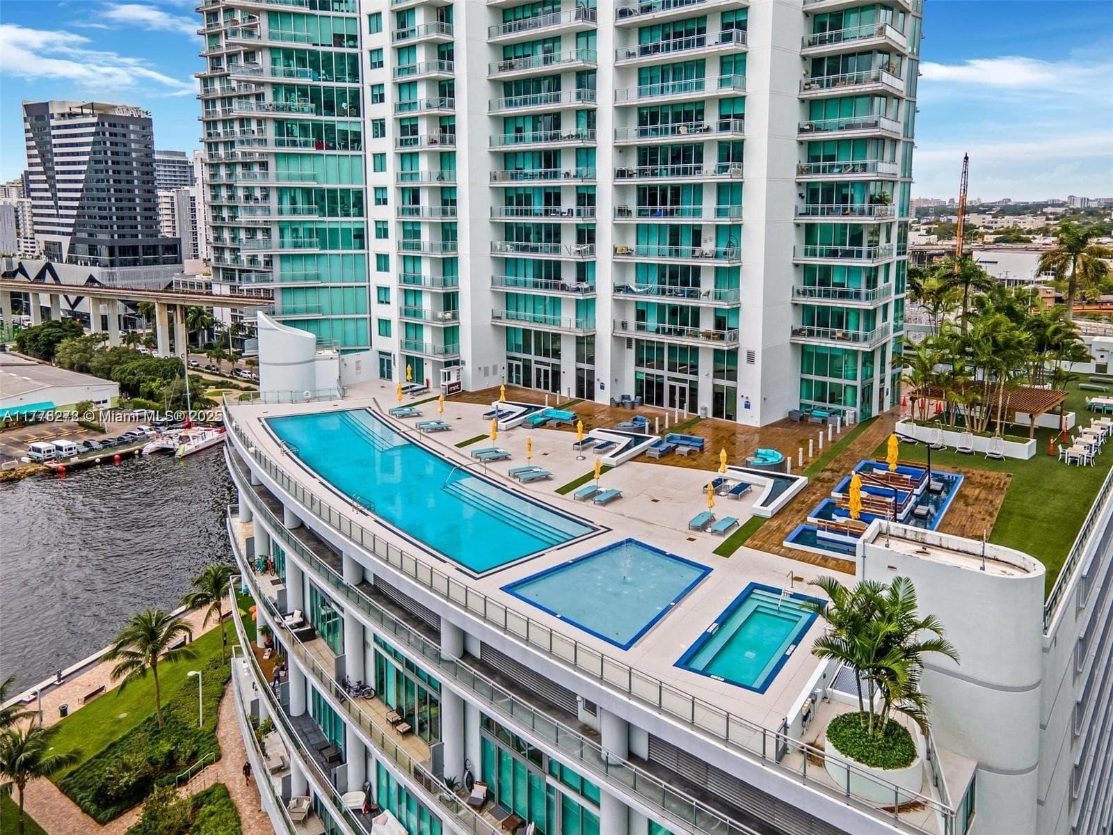 92 SW 3rd St # 4104, Miami FL 33130 — 1