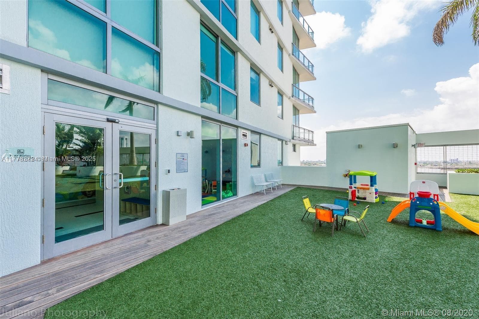 92 SW 3rd St # 4104, Miami FL 33130 — 29