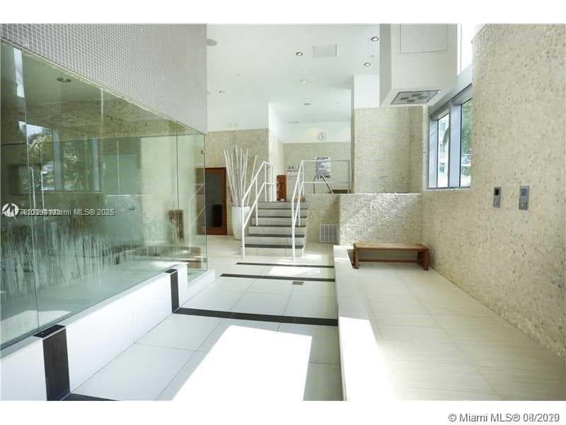 92 SW 3rd St # 4104, Miami FL 33130 — 25