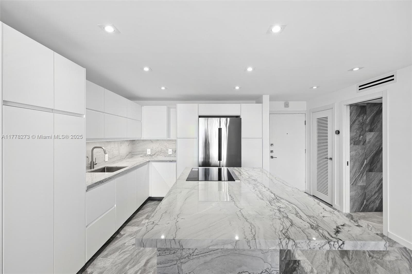 1658 Bay Rd # 504, Miami Beach FL 33139 — 2