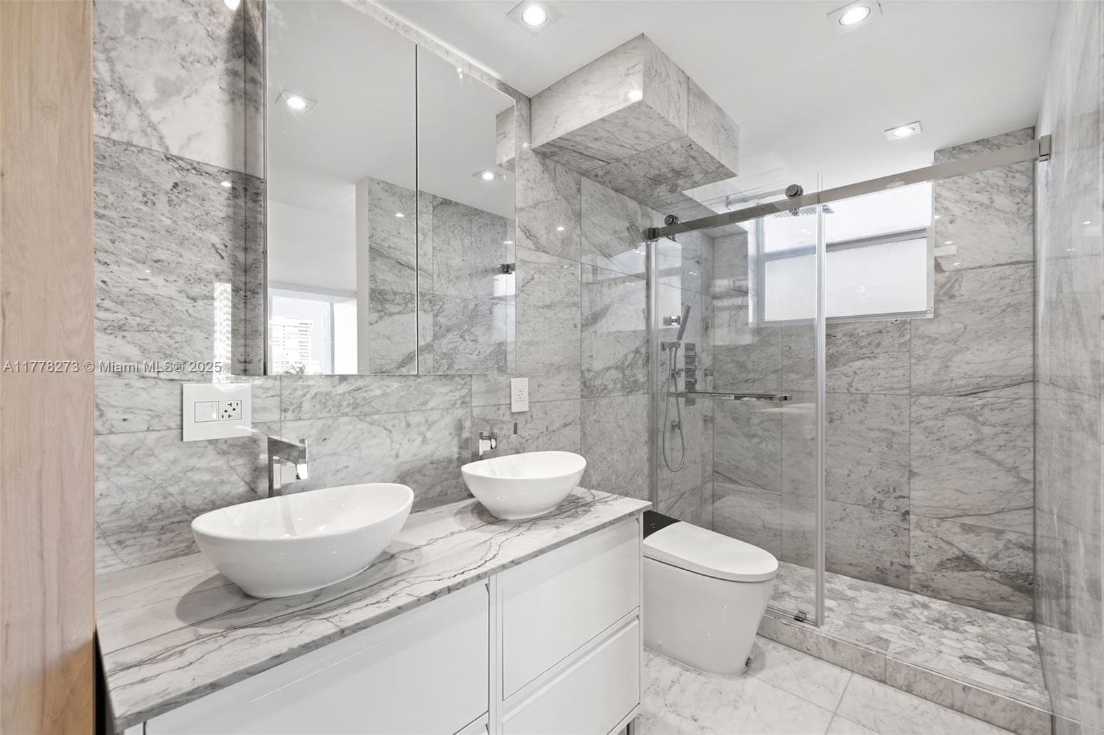 1658 Bay Rd # 504, Miami Beach FL 33139 — 11