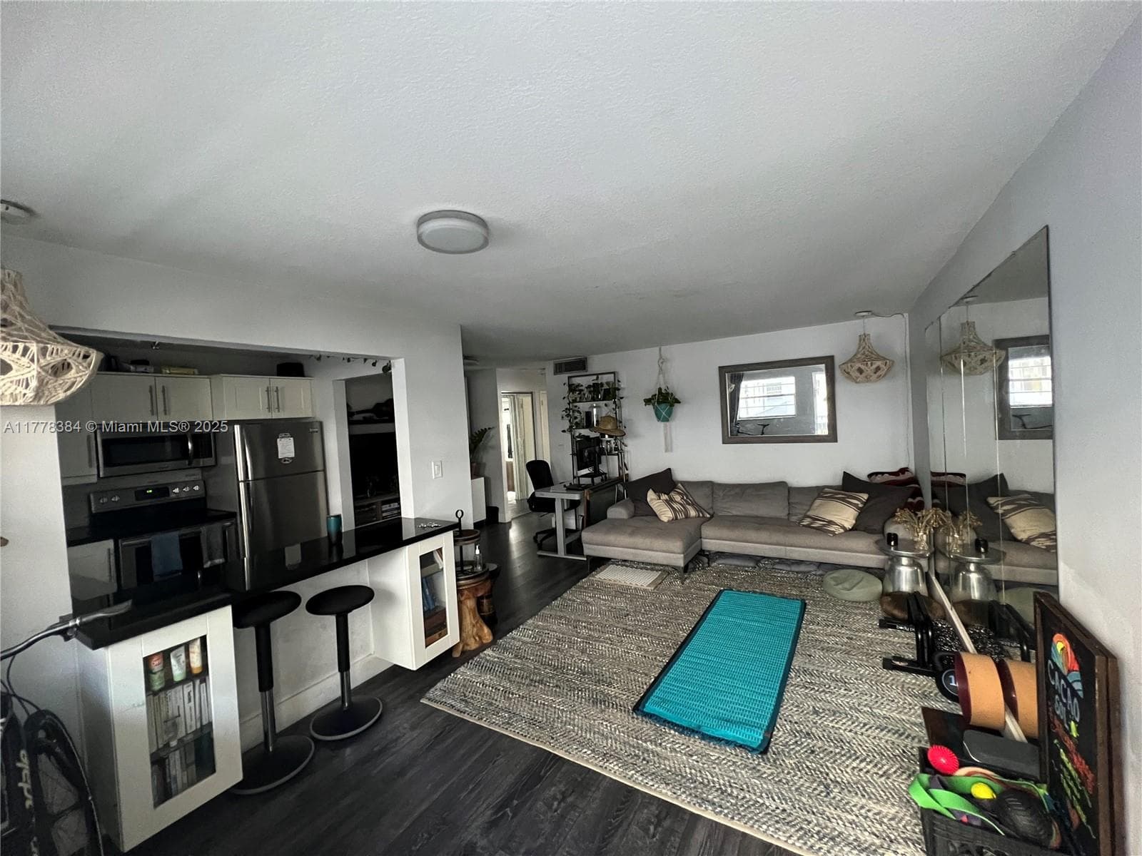 221 Meridian Ave # 206, Miami Beach FL 33139 — 2