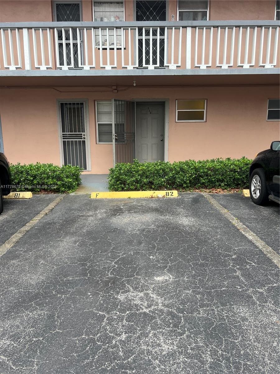 18555 NE 14th Ave # 516, Miami FL 33179 — 3