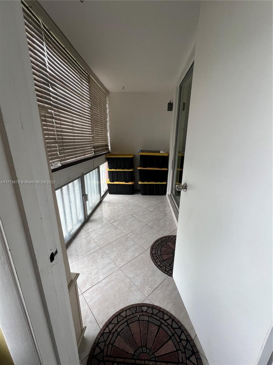 18555 NE 14th Ave # 516, Miami FL 33179 — 14