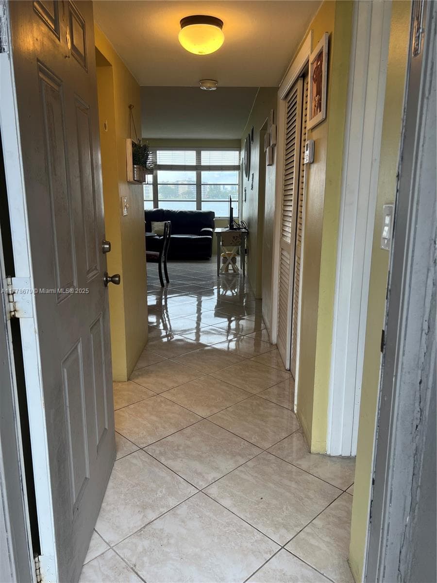 18555 NE 14th Ave # 516, Miami FL 33179 — 4