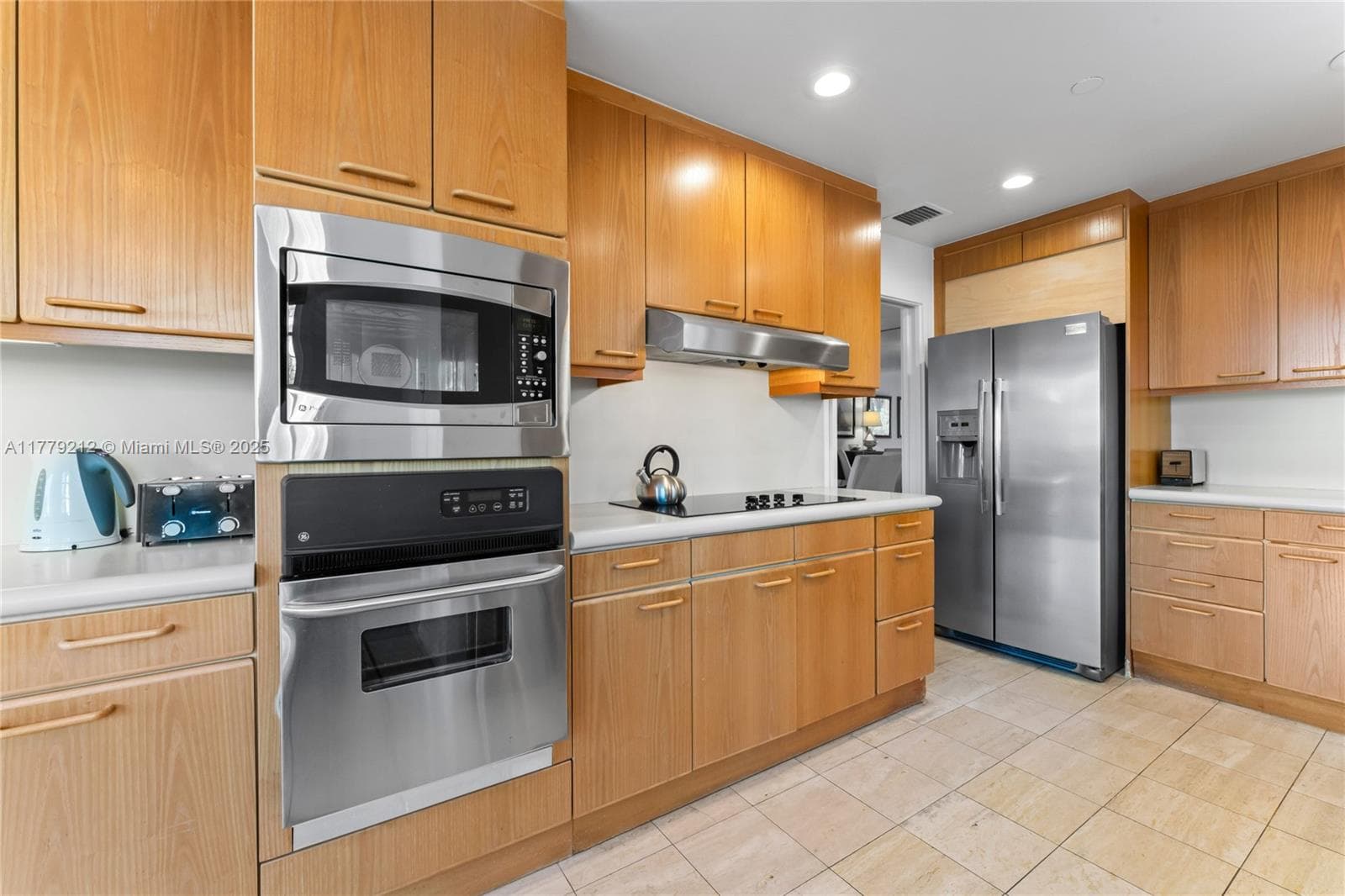 19112 Fisher Island Dr # 19112, Miami Beach FL 33109 — 25