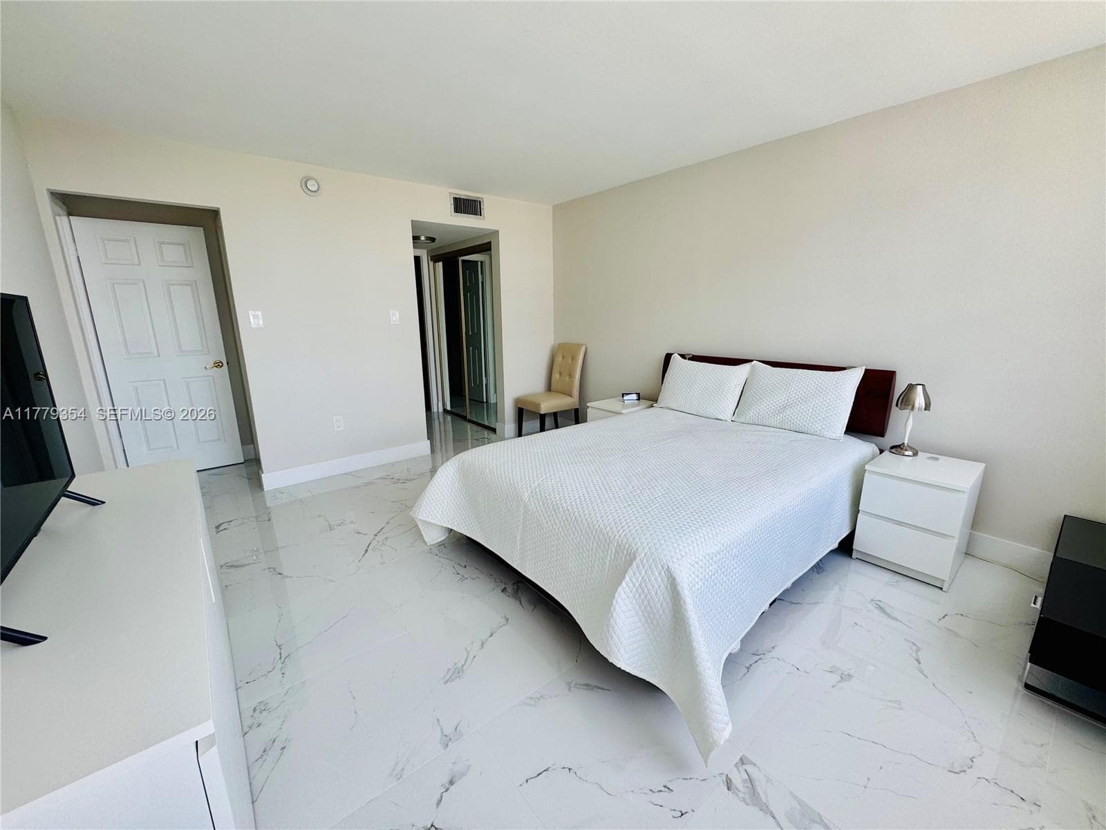 18071 Biscayne Blvd # 1503, Aventura FL 33160 — 17