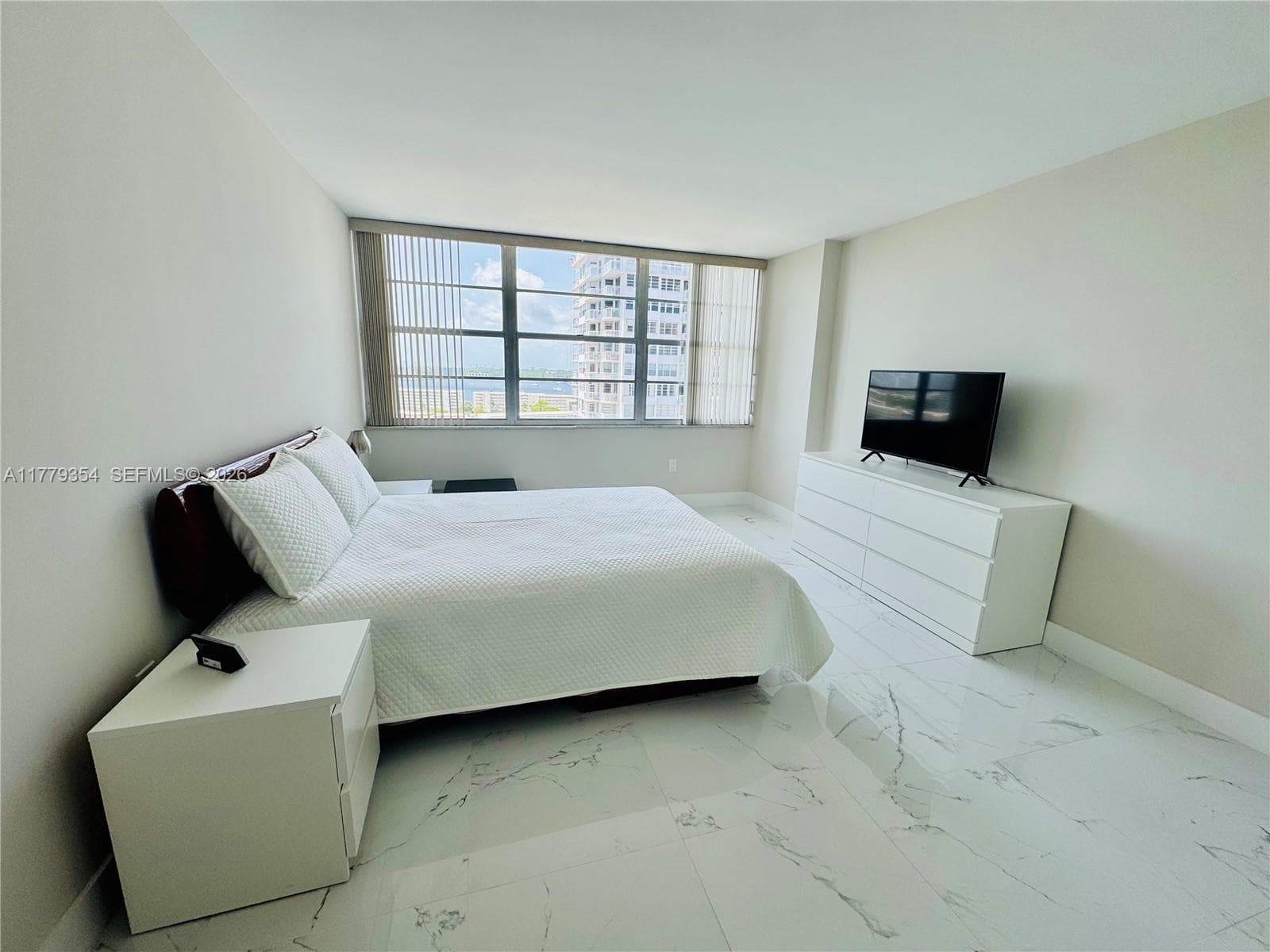 18071 Biscayne Blvd # 1503, Aventura FL 33160 — 18