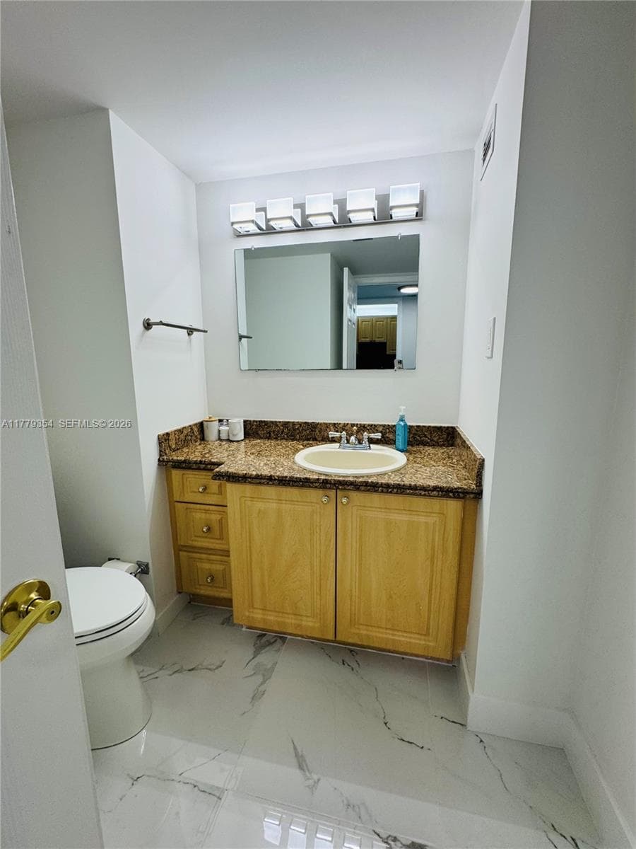 18071 Biscayne Blvd # 1503, Aventura FL 33160 — 15