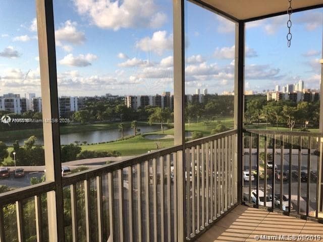 20301 W Country Club Dr # 830, Aventura FL 33180 — 1