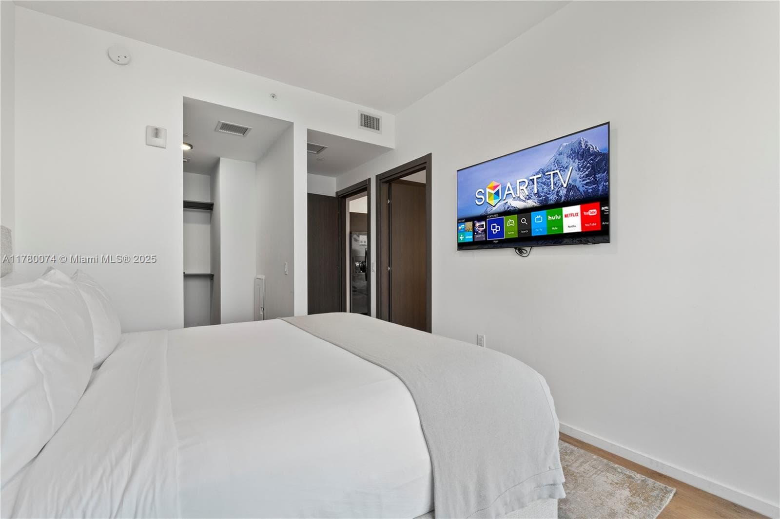 398 NE 5th St # 2119, Miami FL 33132 — 18
