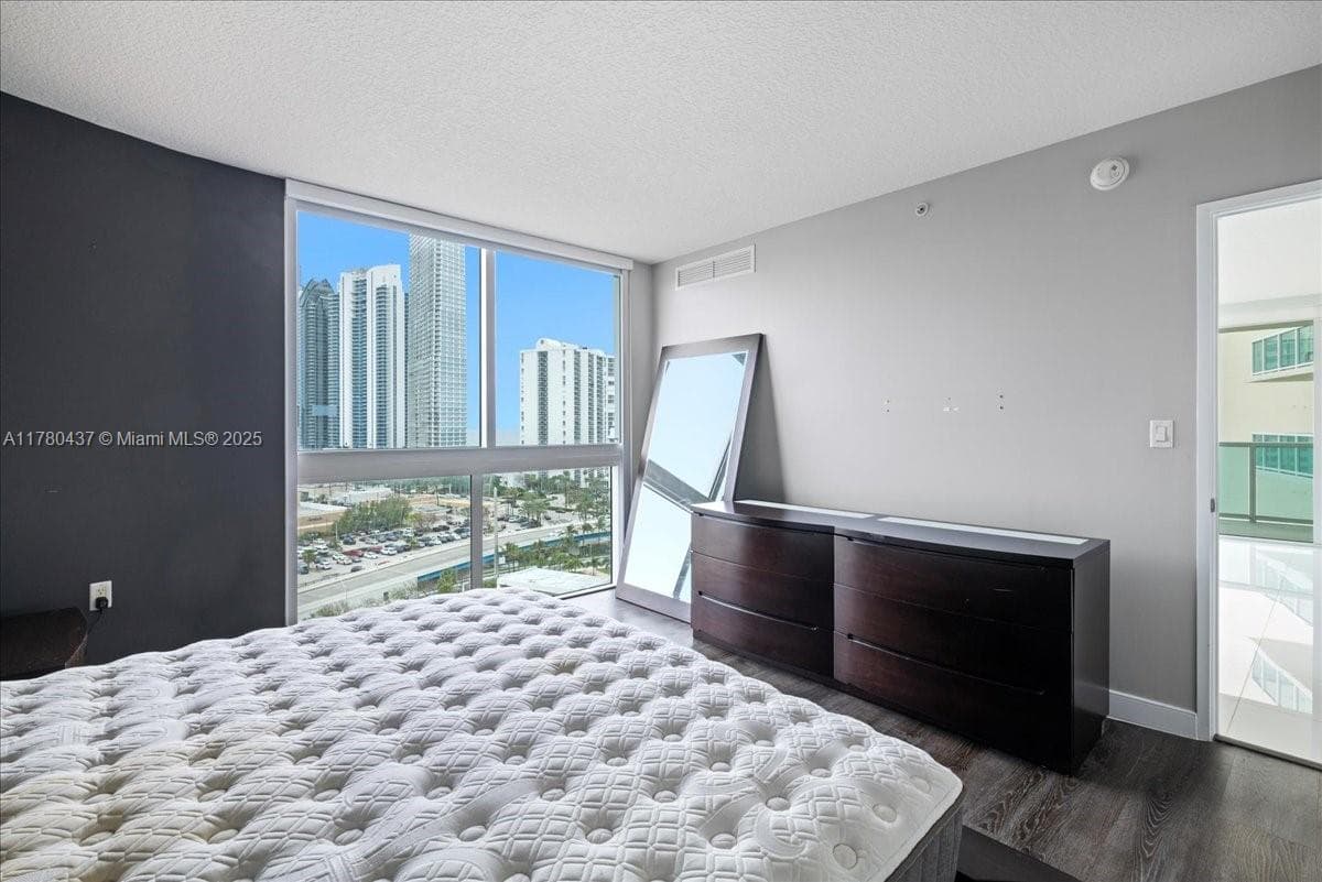 200 SUNNY ISLE BL # 1202, Sunny Isles Beach FL 33160 — 12